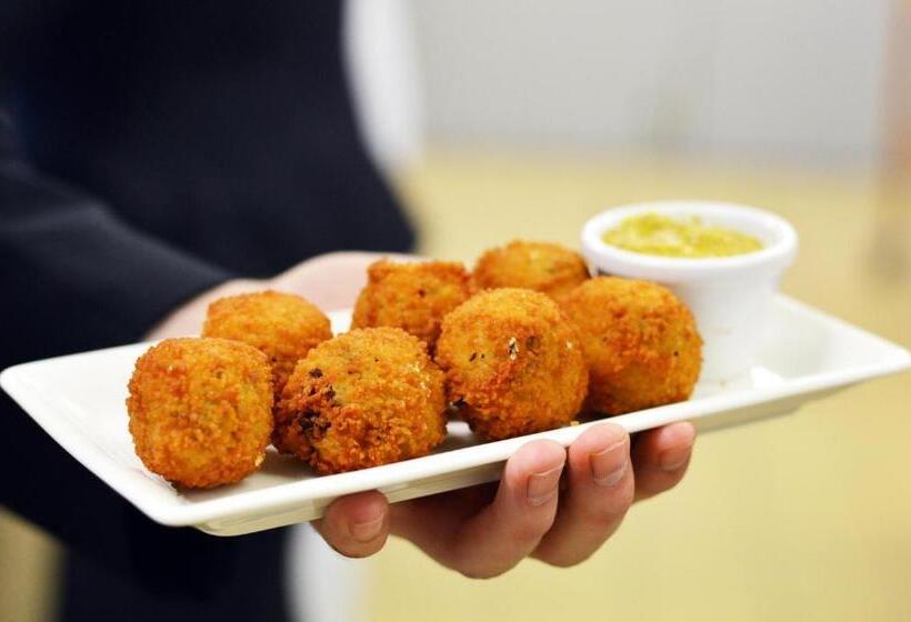 Skotel Amsterdam, Hotelschool The Hague