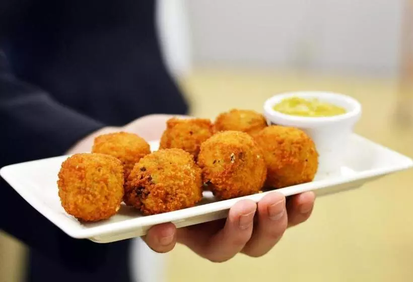 Skotel Amsterdam, Hotelschool The Hague