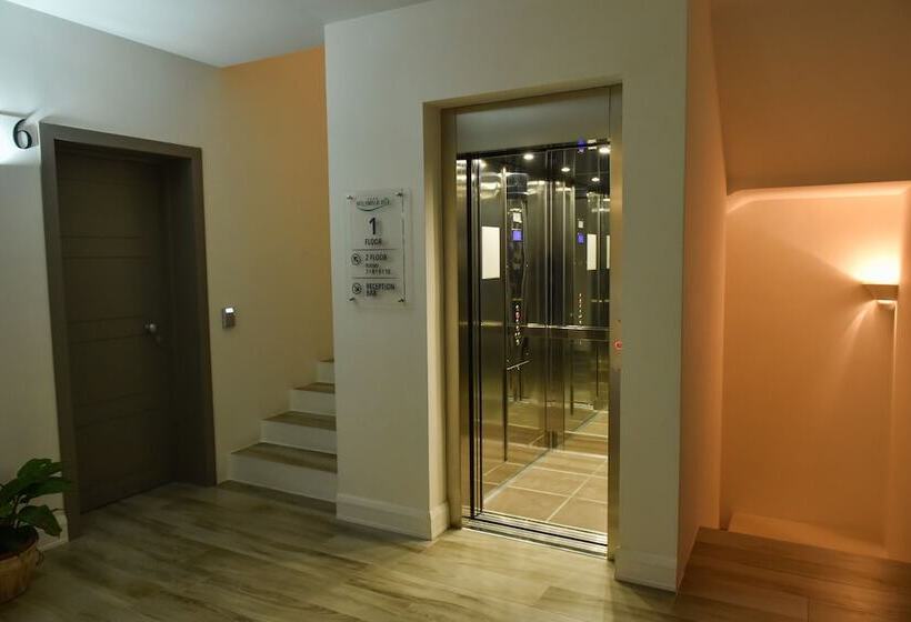 Отель Pompei Be Green