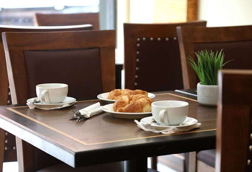 Putney Hotel; Bw Signature Collection