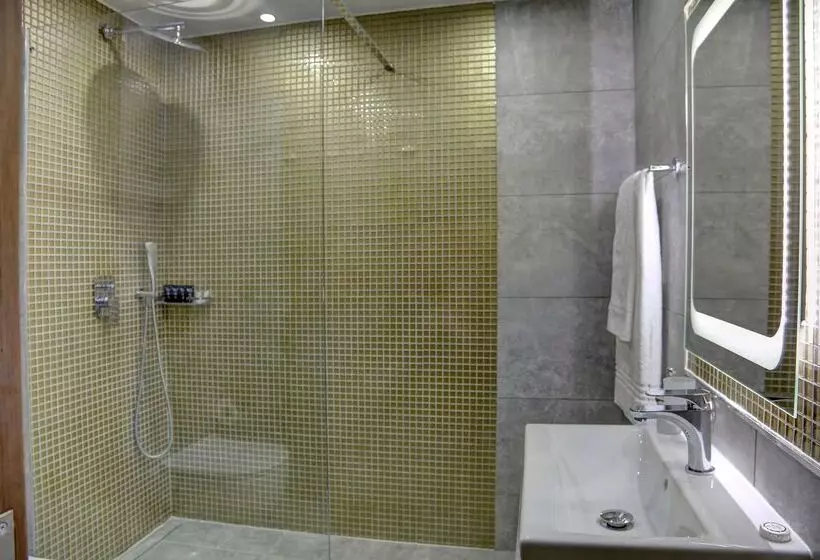 Putney Hotel; Bw Signature Collection