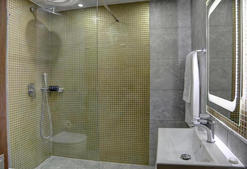 Putney Hotel; Bw Signature Collection