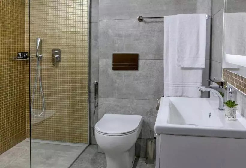 Putney Hotel; Bw Signature Collection