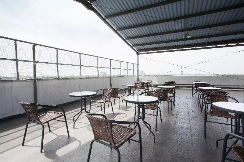 Majatalo Reddoorz Plus At K23 Rungkut Madya