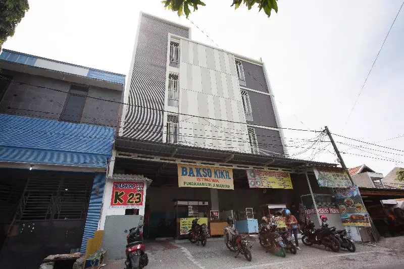 Majatalo Reddoorz Plus At K23 Rungkut Madya