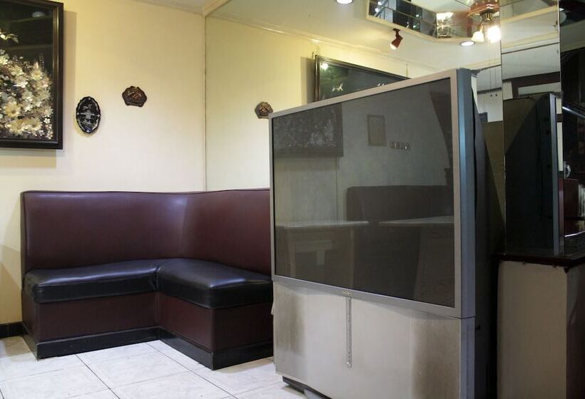 Hotel Oyo 181 Wisma Bintang