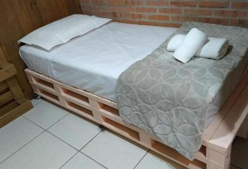 Caminhos Do Vale Europeu Hostel