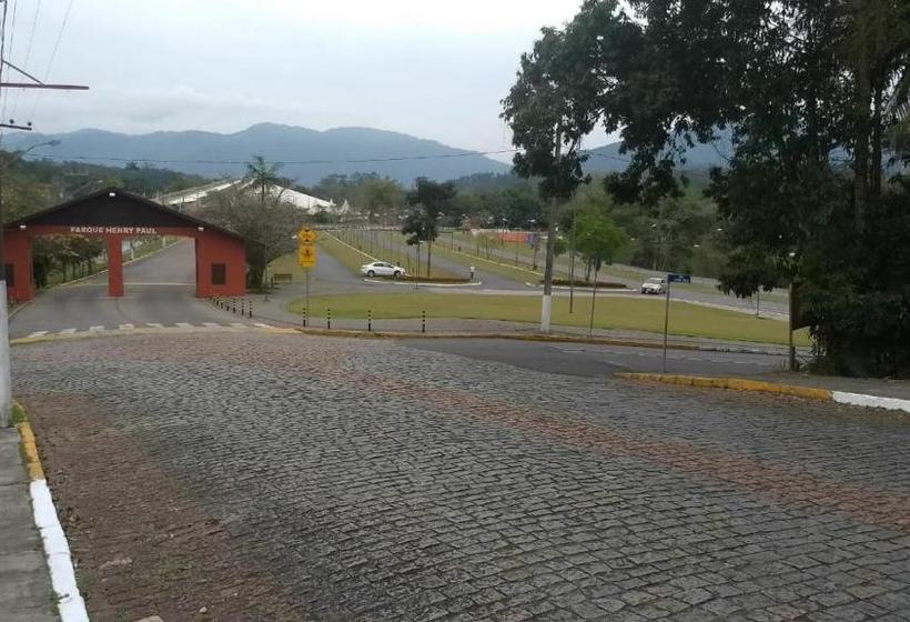 Caminhos Do Vale Europeu Hostel