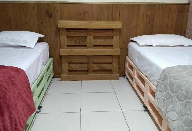 Caminhos Do Vale Europeu Hostel