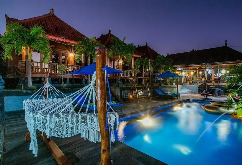 Hotelli Tatak Bunut Villa Ceningan