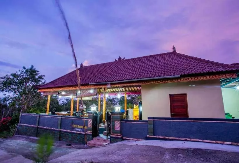 Hotelli Tatak Bunut Villa Ceningan