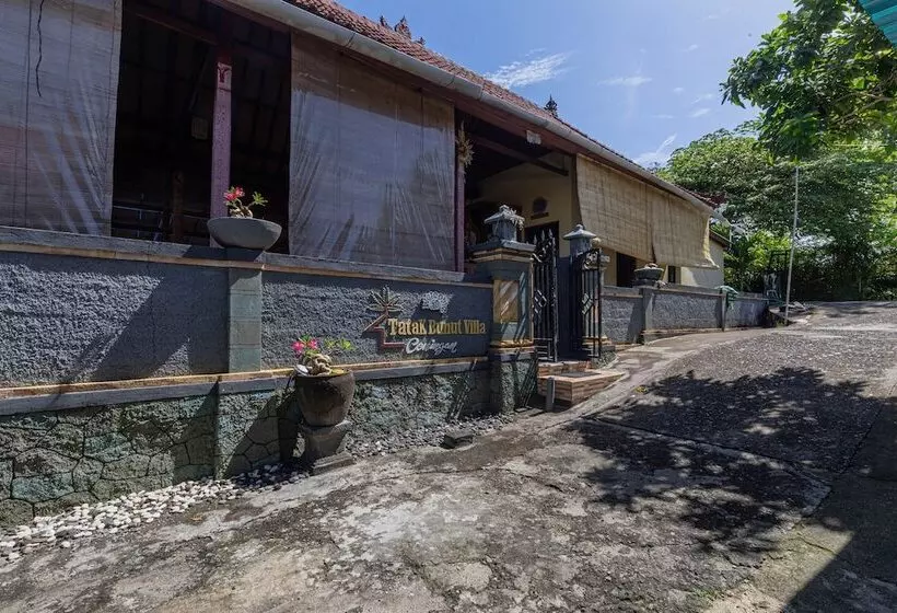 Hotelli Tatak Bunut Villa Ceningan