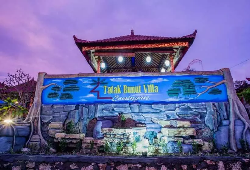 Hotelli Tatak Bunut Villa Ceningan
