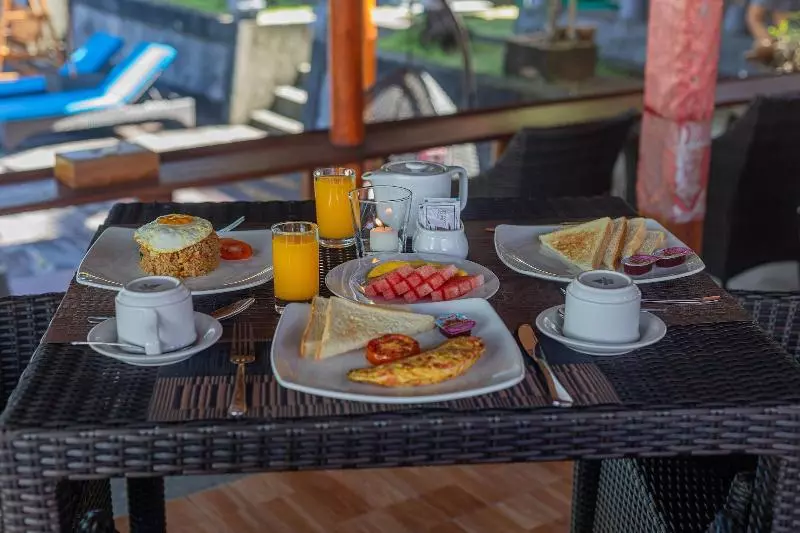 Hotelli Tatak Bunut Villa Ceningan