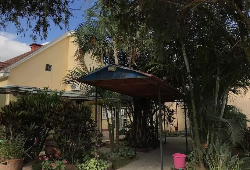 هتل Hôtel Appartement Meublé Les Flots Bleu