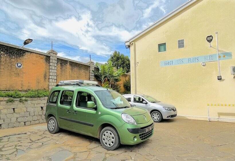 هتل Hôtel Appartement Meublé Les Flots Bleu