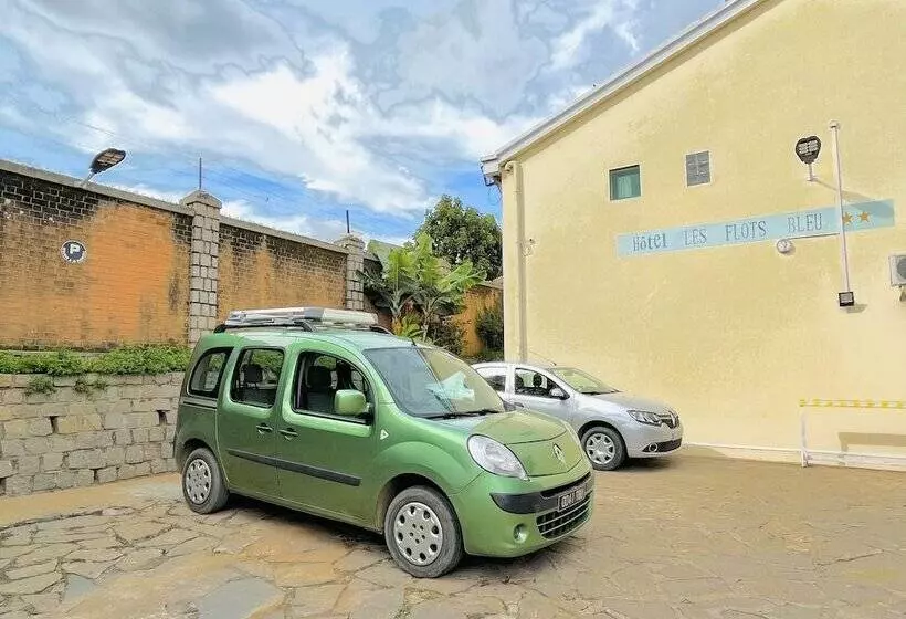 هتل Hôtel Appartement Meublé Les Flots Bleu