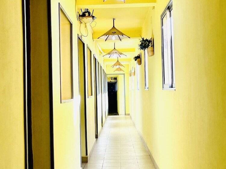 هتل Hôtel Appartement Meublé Les Flots Bleu