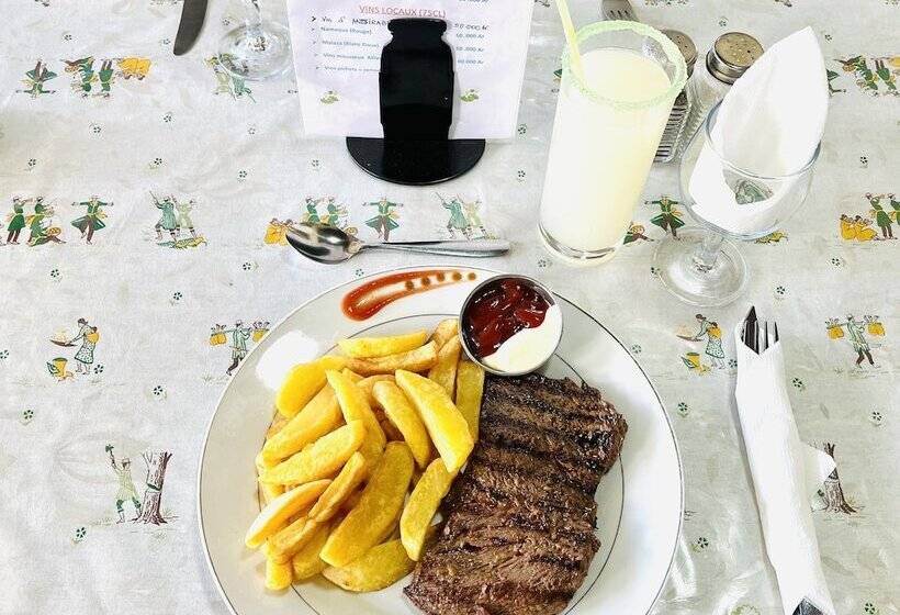 هتل Hôtel Appartement Meublé Les Flots Bleu
