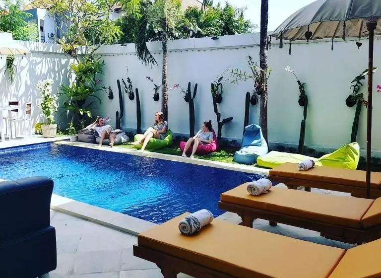 Margarita Surf Hostel Canggu