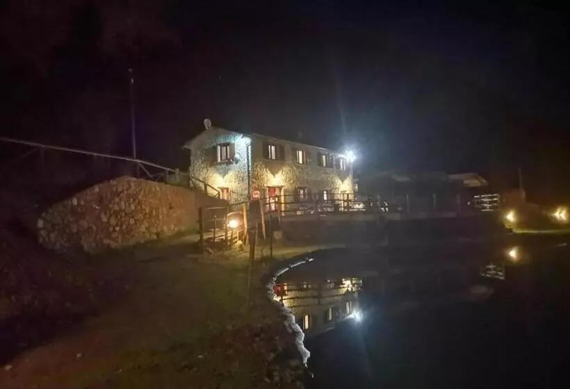 ベッドアンドブレックファースト Taverna Del Dolmen
