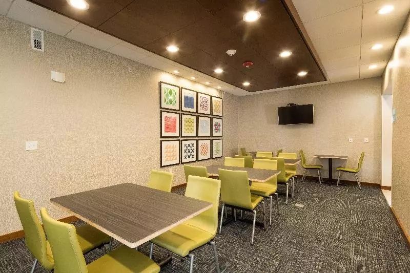 Hotelli Holiday Inn Express & Suites   Auburn, An Ihg