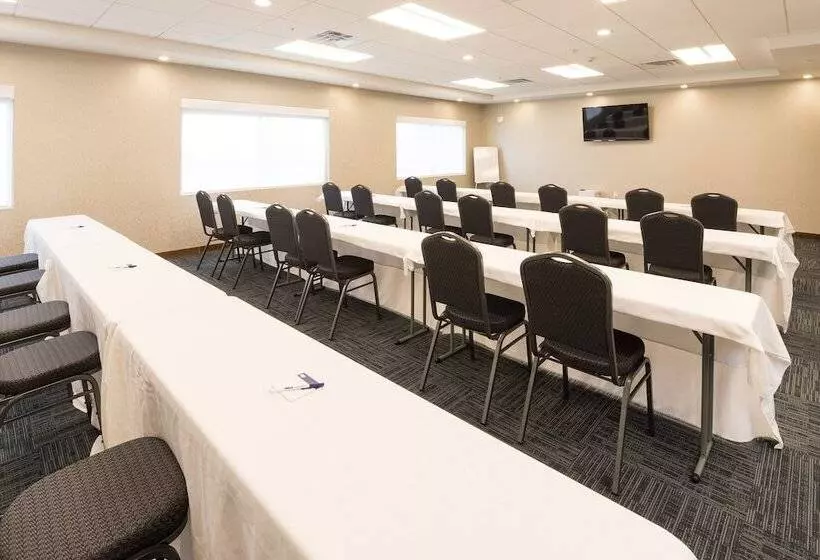 Hotelli Holiday Inn Express & Suites   Auburn, An Ihg