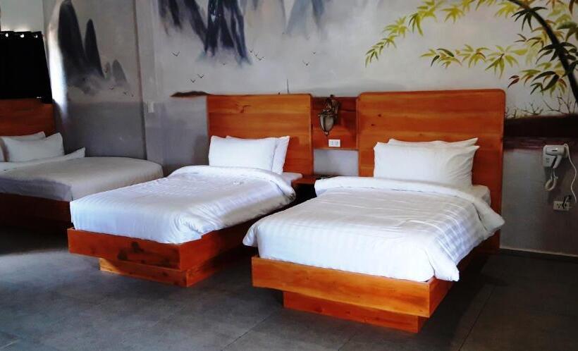 בית מלון כפרי Roman Empire Panglao Boutique Resort