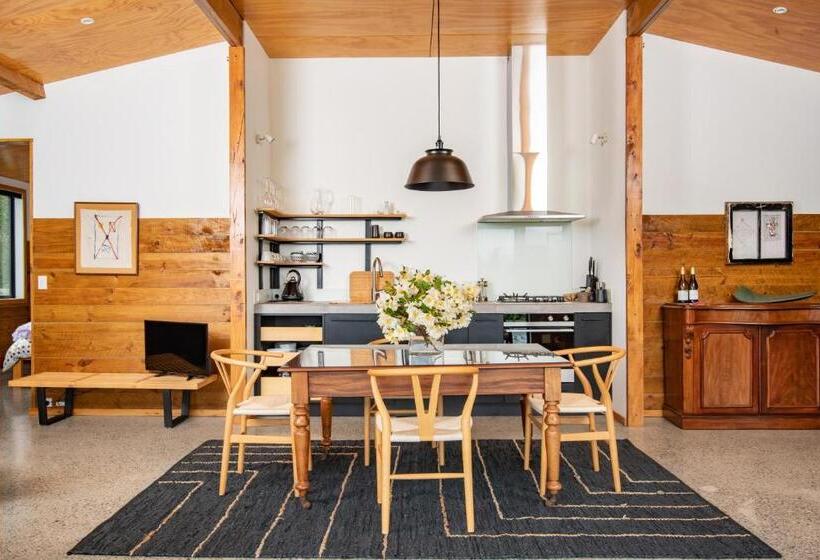 צימר River Road Retreat