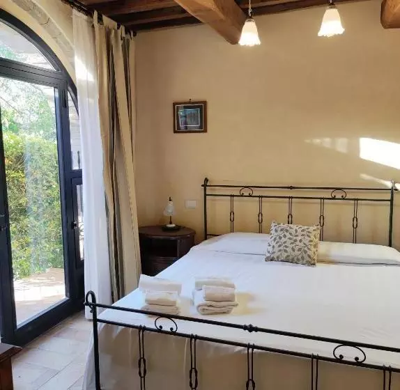 ホテル Agriturismo Santa Cristina