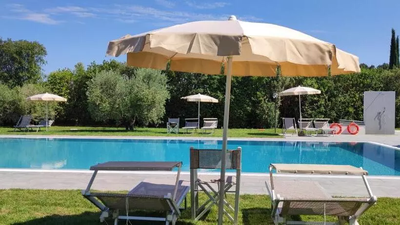 ホテル Agriturismo Santa Cristina
