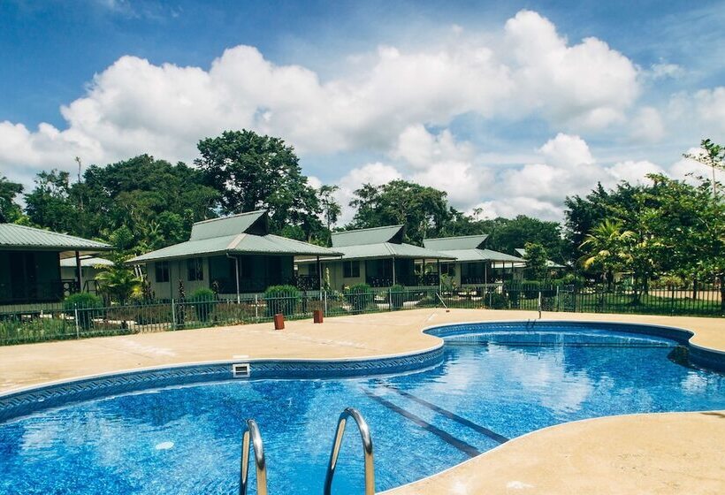 Hotel Overbridge River Resort