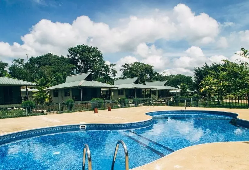 هتل Overbridge River Resort