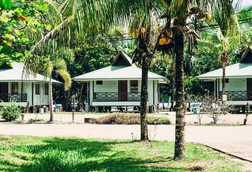 هتل Overbridge River Resort