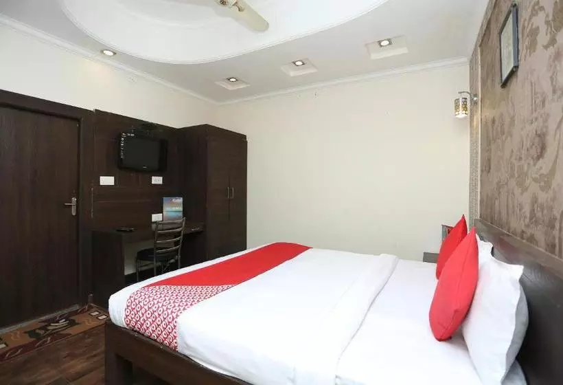 Oyo 15248 Hotel Shreemaa