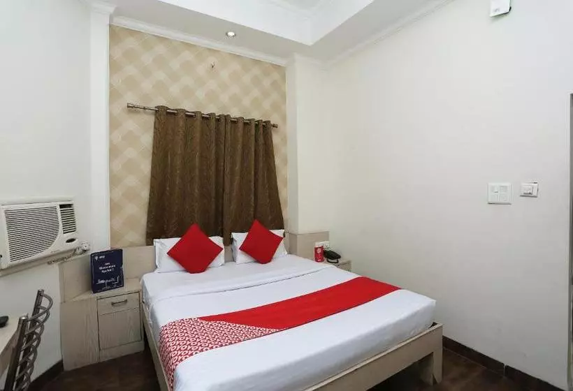 Oyo 15248 Hotel Shreemaa