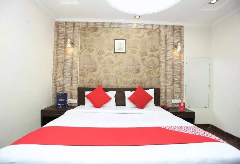 Oyo 15248 Hotel Shreemaa