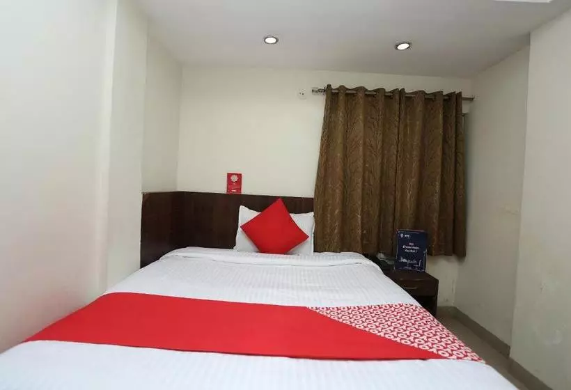 Oyo 15248 Hotel Shreemaa