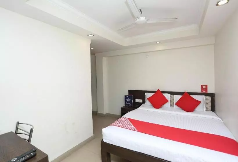 Oyo 15248 Hotel Shreemaa