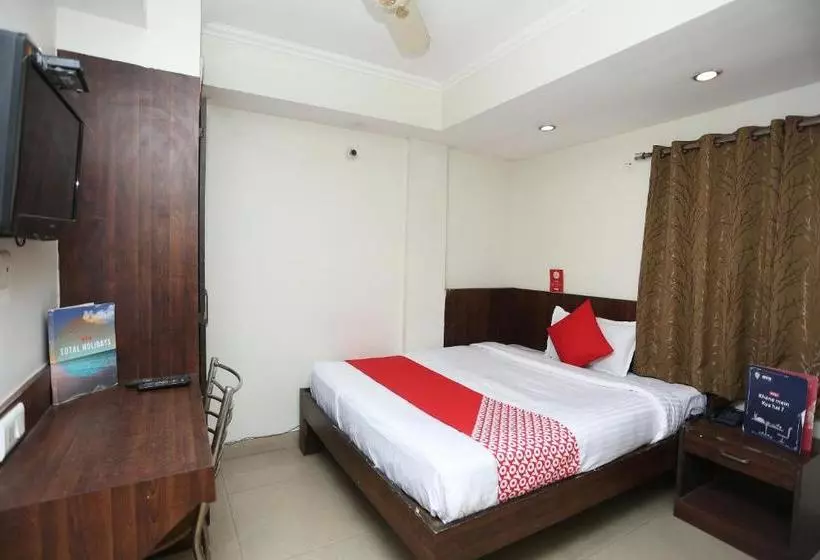 Oyo 15248 Hotel Shreemaa