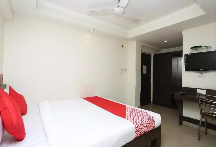 Oyo 15248 Hotel Shreemaa