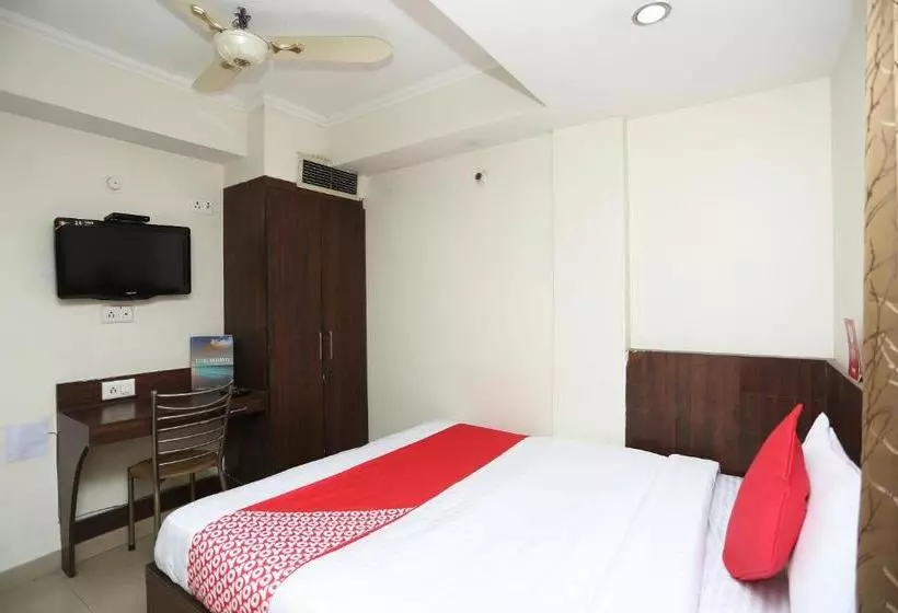 Oyo 15248 Hotel Shreemaa