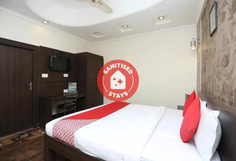 Oyo 15248 Hotel Shreemaa