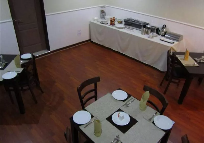 تختخواب و صبحانه Road Stay
