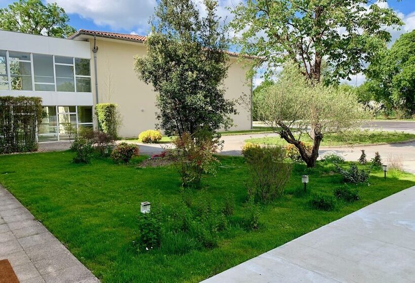 Отель Green Hôtels Bordeaux Arena