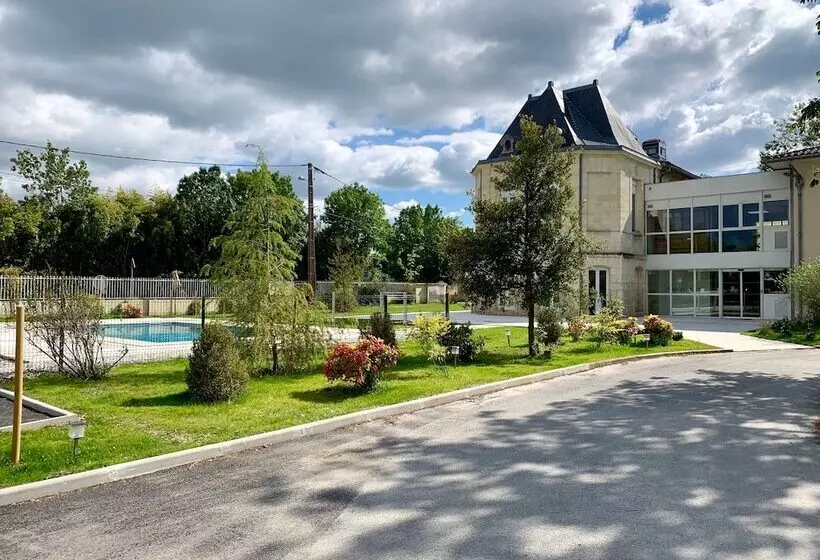 ホテル Green Hôtels Bordeaux Arena