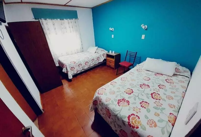 ホテル Los Antiguos