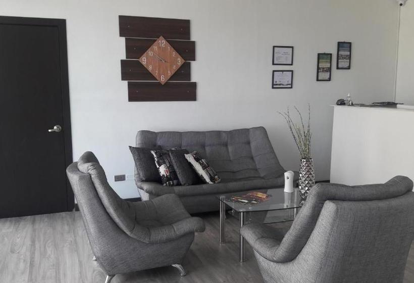 هتل Rosales Plaza