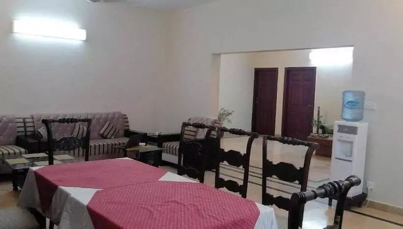 پانسیون Capri Residency