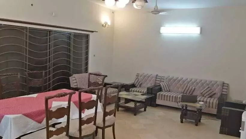 پانسیون Capri Residency
